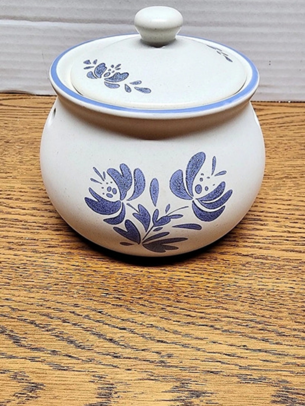 Pfaltzgraff Yorktowne Sugar Bowl with Lid Floral Covered Ceramic Crock White &